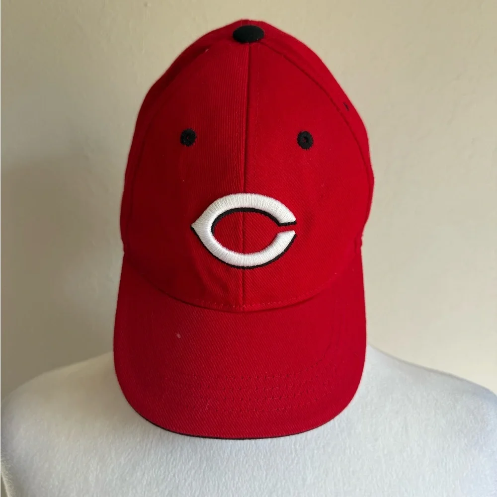 Kids OSFM Red Fan Favorite Cincinnati Reds MLB Sporty Casual Fan Apparel Hat